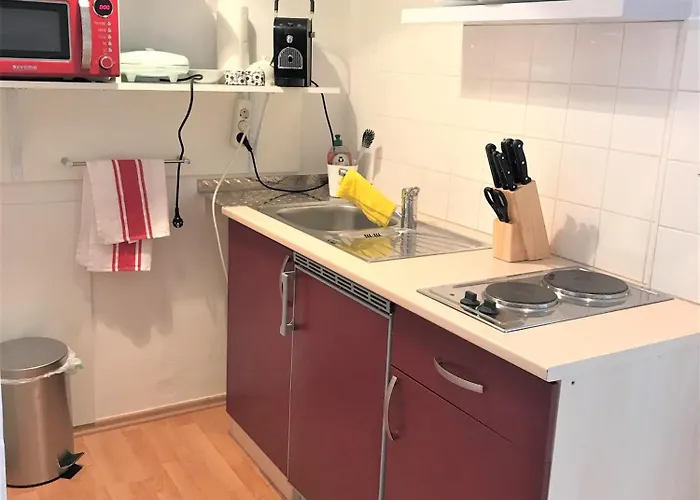 & Near Reumannplatz